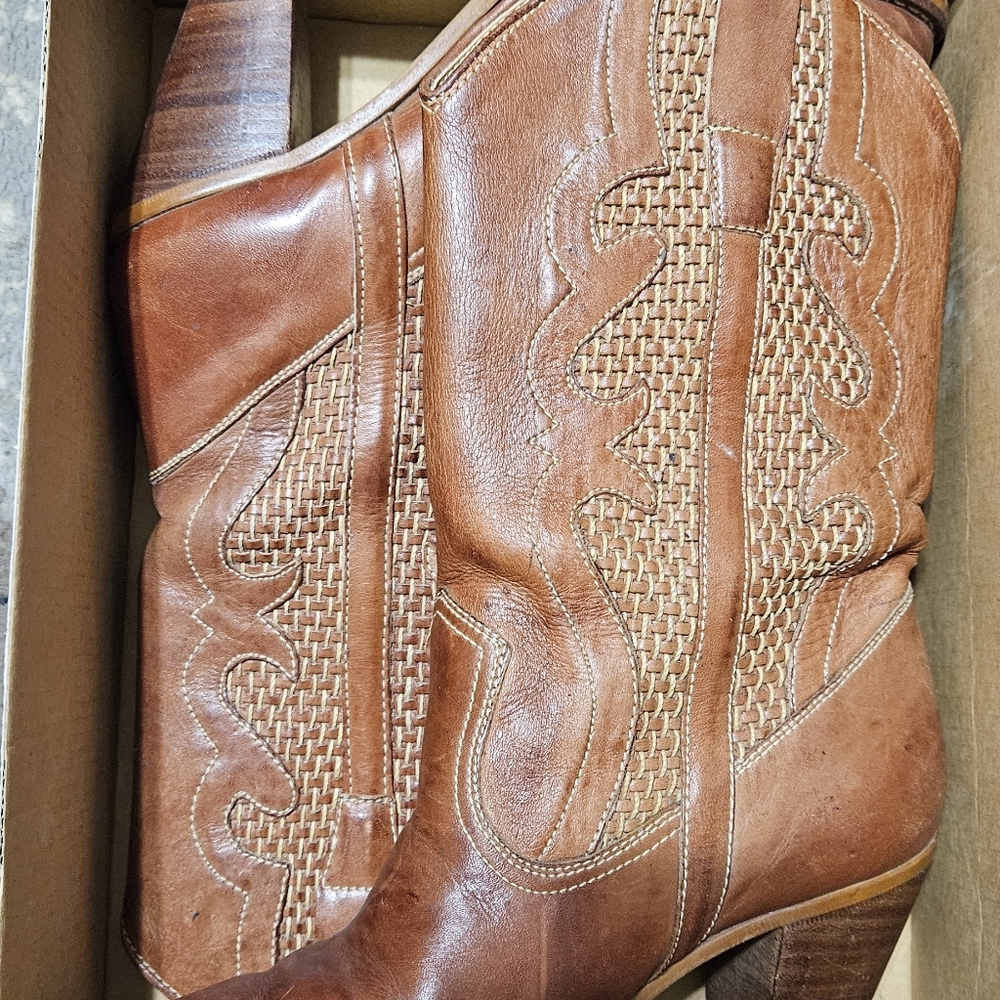 Endicott Johnson Heeled Boots View 6